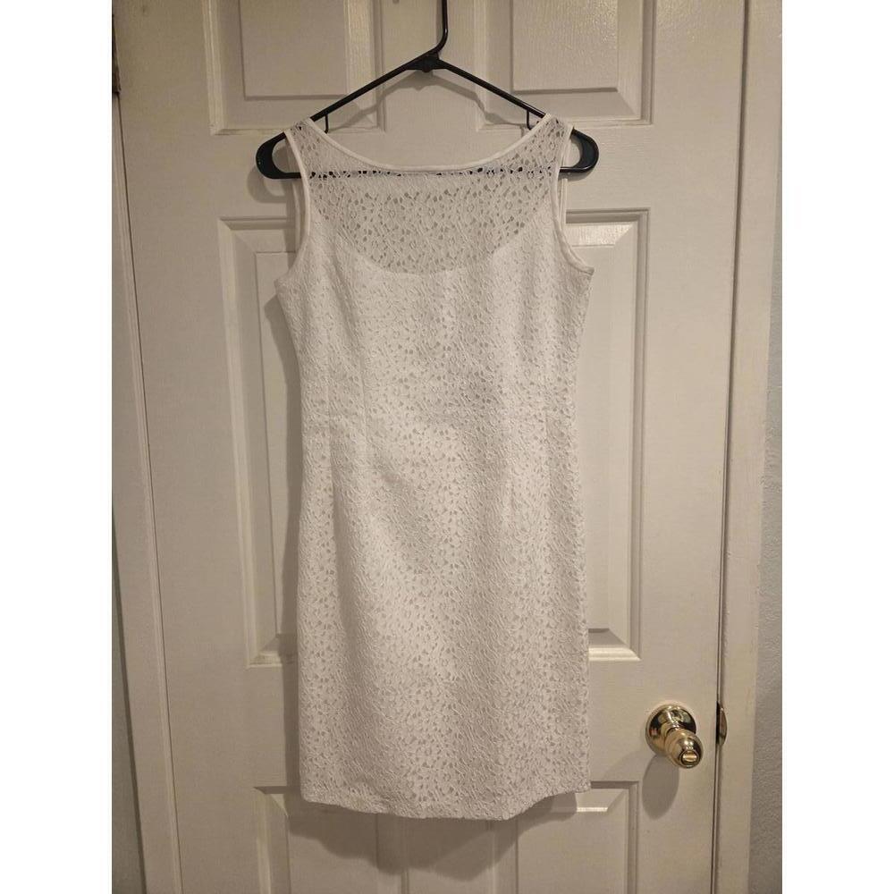 Trio size 4 , White Sleeveless Lace Sheath Dress